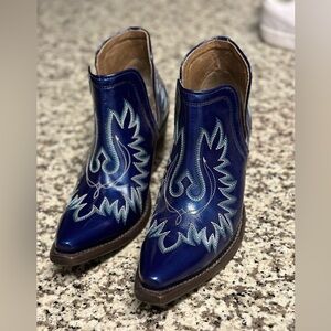 ARIAT WOMEN'S DIXON SIN CITY WESTERN BOOTIES - SNIP TOE